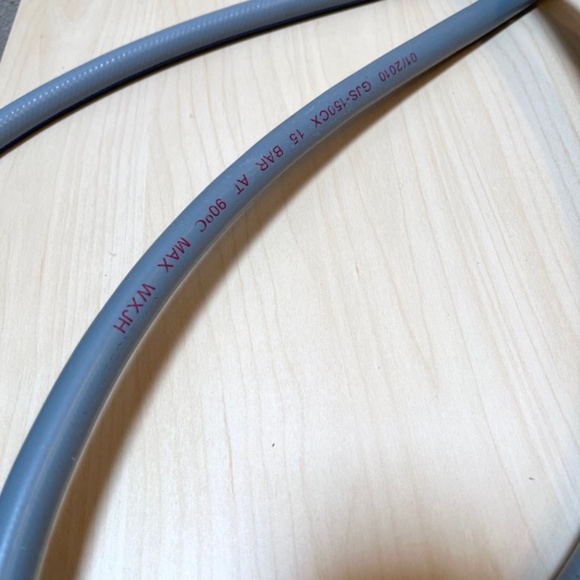 Set of Washer Hoses, Hot & Cold. 5 feet long. 2 Hoses. EUC. - Picture 9 of 9